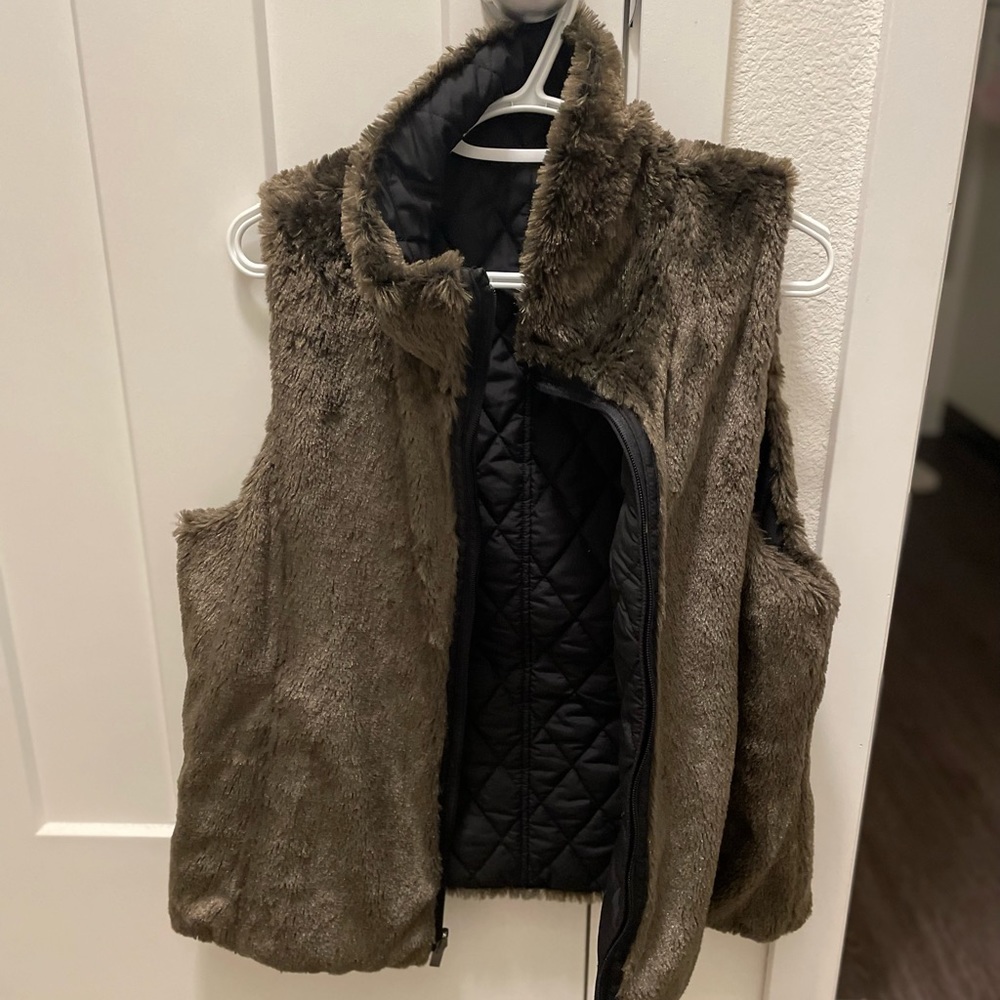 Reversible Vest - Picture 3 of 4